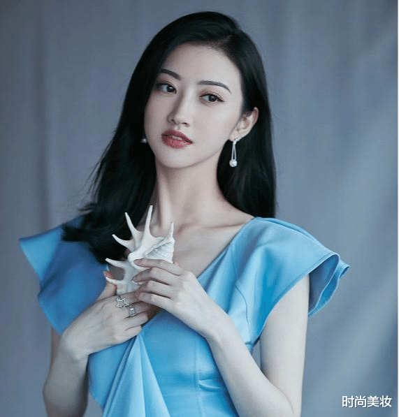 美容|女人不管多大，再懒也别素颜出门，7个正确淡妆步骤，简单又耐看