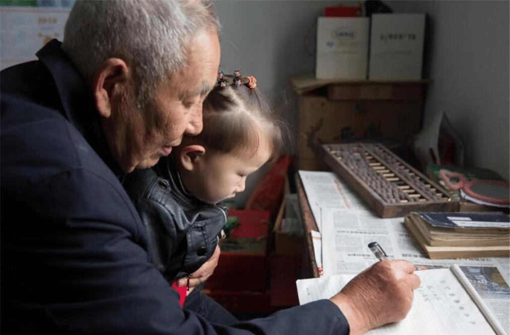 Hi家有小甜椒儿|儿子随妈妈的姓，就不是爷爷的亲孙子了吗？为啥不能继承爷爷遗产