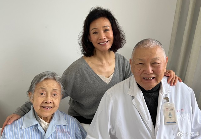 陈冲|陈冲发长文痛悼亡母，遗憾因身在美国没能陪伴妈妈最后一程