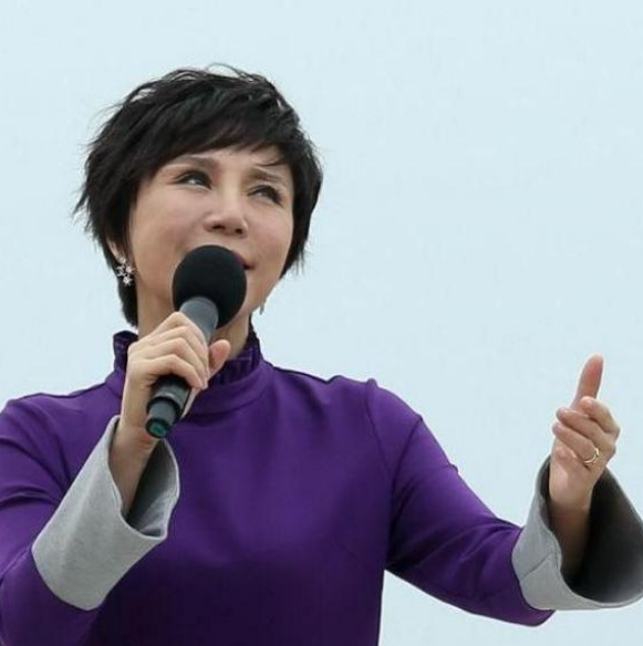 春晚|她是国家一级演员7次登上春晚，因耍大牌被封杀，晚年以走穴为生