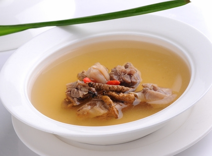 护肤品 虔草：虫草花胶炖乳鸽，滋补又美容