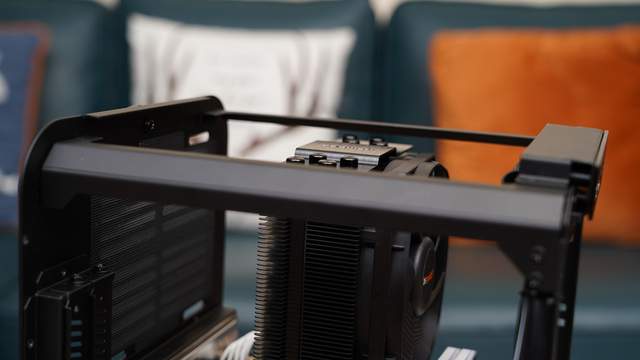 显卡|显卡太贵买不起？用AMD 5700G打造了一台能玩暗黑二重制版的ITX主机
