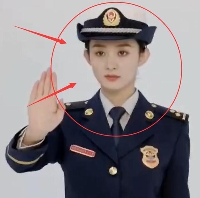 赵丽颖|赵丽颖消防宣传拍摄花絮，摘掉帽子后，被她的头型抢镜了