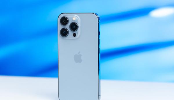 赵月看花花|与华为仅7分之差,恭喜iPhone 13 Pro,国人更喜欢你了