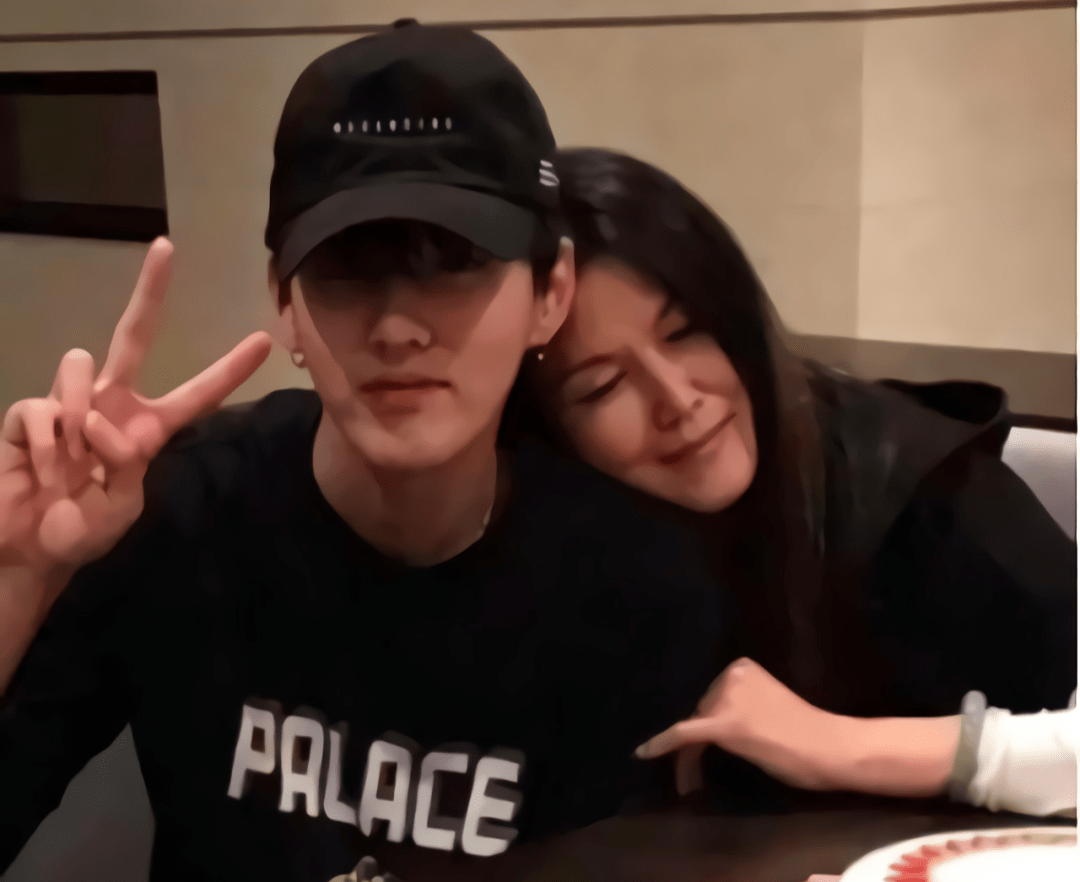 凝妈悟语|剖析吴亦凡、霍尊成长经历，发现一个共性，家有男孩引以为戒