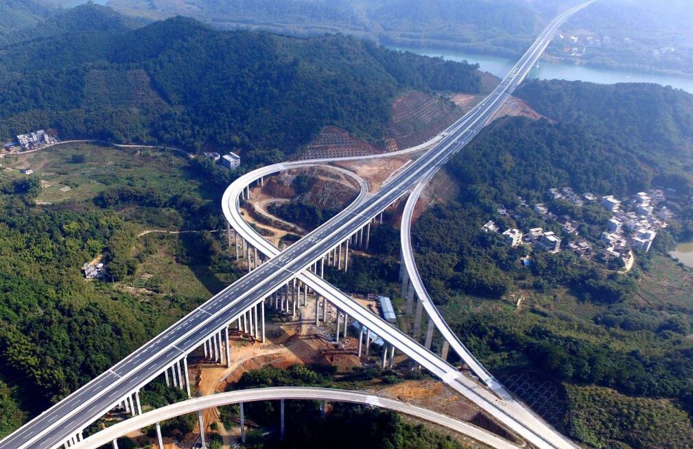 先生说生活事 四川在建一条高速，长约90公里，投资约140.29亿，预计2022年建成