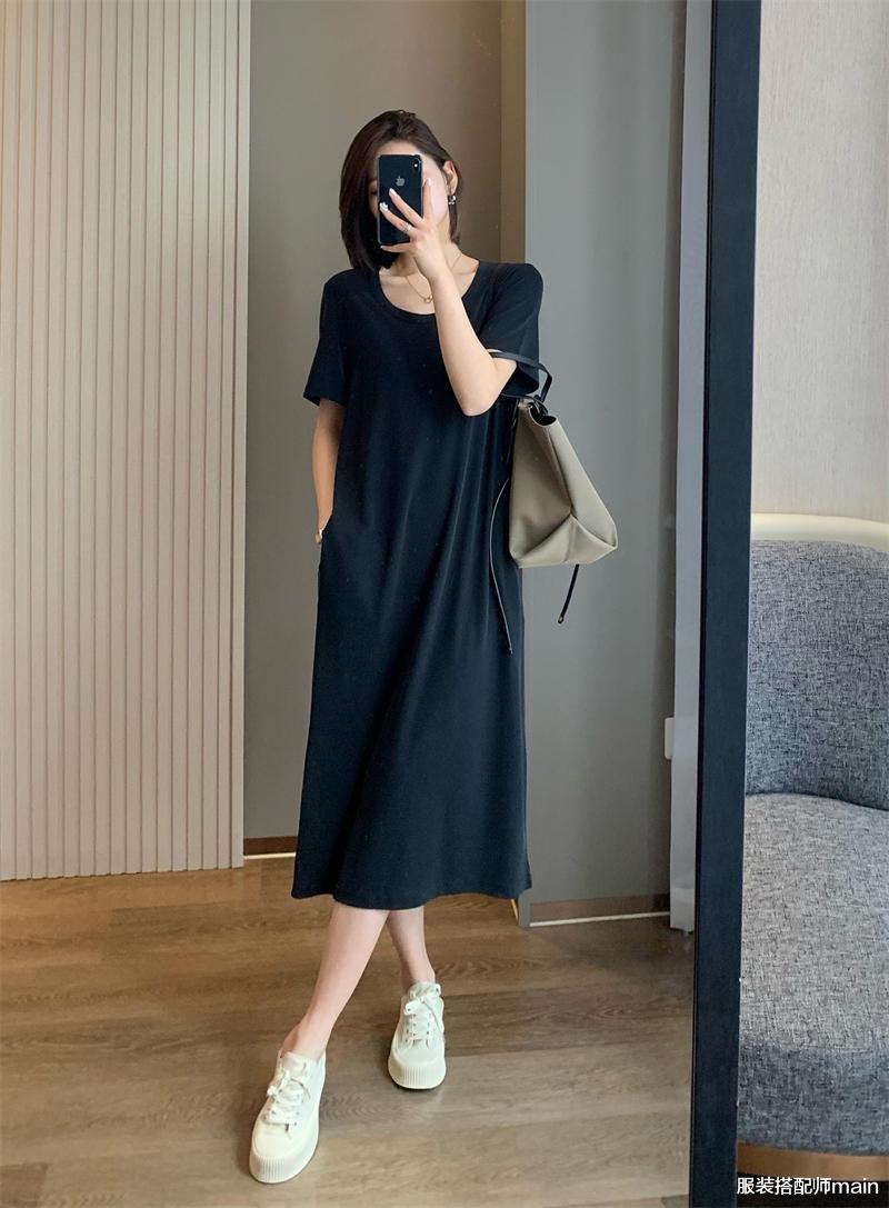 服装搭配师main|如何只用4件T恤，拯救一柜子的基础款