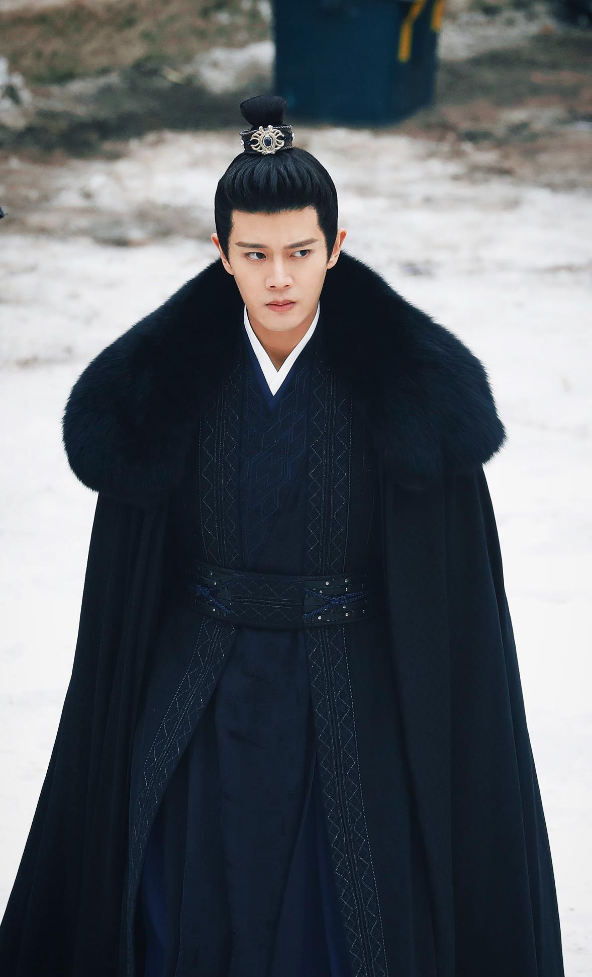 任嘉伦|任嘉伦迎光鲜时刻！新剧拿下多榜“荣誉”，再为内娱创奇迹