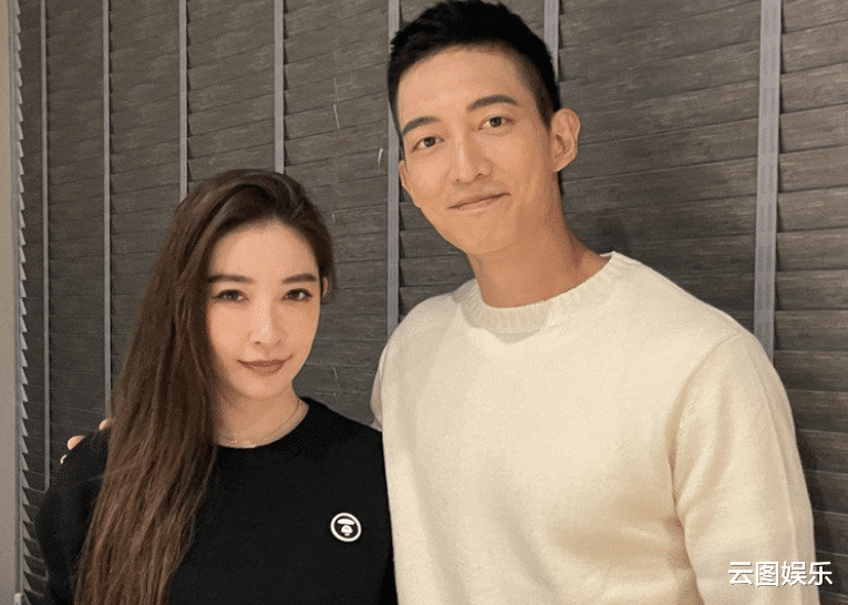 王俐人|45岁女星宣布结婚！被小7岁男友跪地送花太浪漫，怕生不出已同居