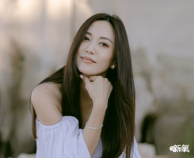 郭妃丽|被网友集体大喊美过高圆圆，退出多年还能在49岁美出圈！