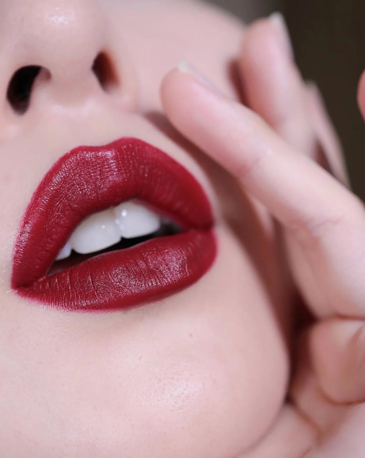 番茄|看一眼就爱上的“复古红”，高级显白又贵气，时髦的女人都有一支