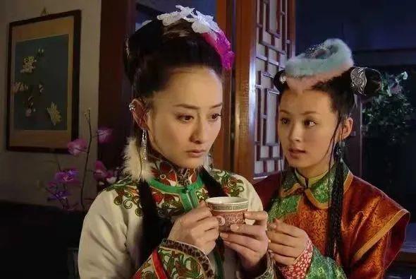 黄奕|女星们的颜值随时间有变动，黄奕脸僵，秦海璐逐渐变美