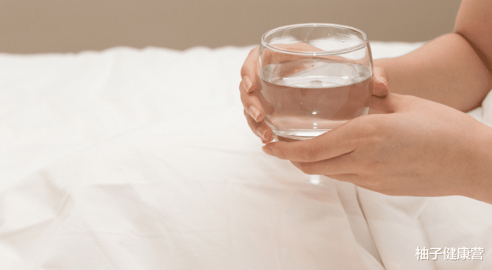 柚子健康营|肝脏不好的人群,要警惕皮肤的4种变化,若发现异样,及时检查