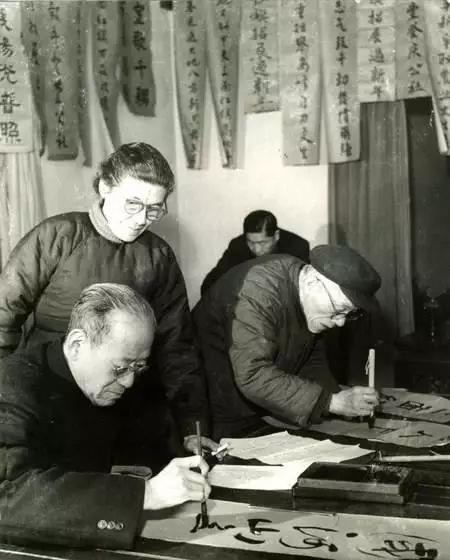 一个爱穿搭的小马甲|近视近乎失明的他，写蝇头小楷不输任何人，不愧为书法神人