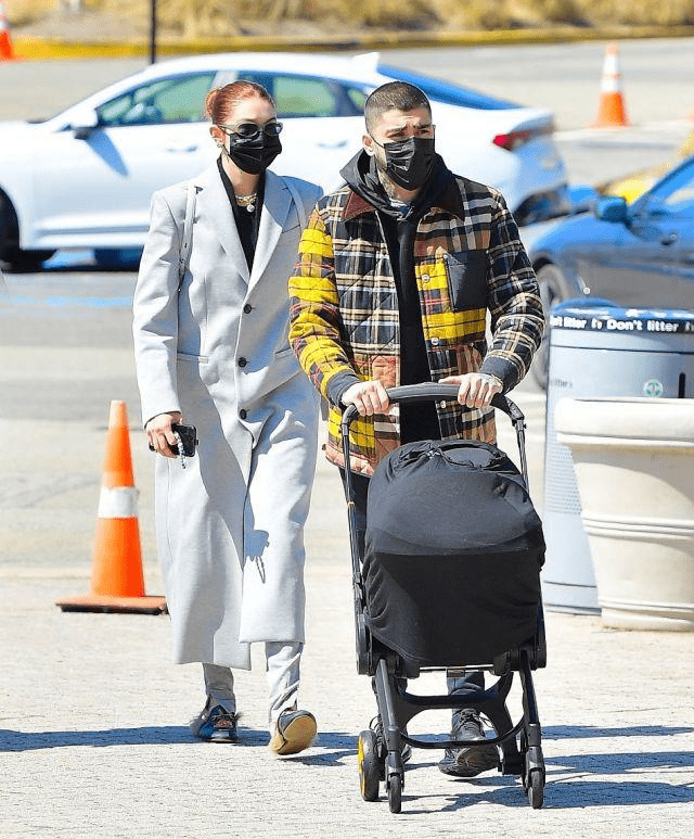 全球时尚风行 Gigi的妈妈控诉美渣施暴!Gigi与其再次分手,两人的一岁女儿好可怜