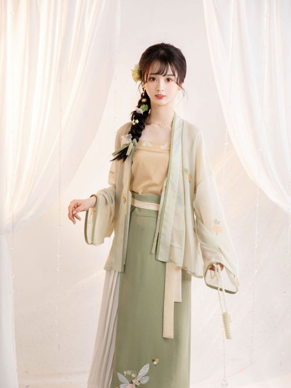 汉服资讯古装文化|娱乐圈遍地是瓜，汉服圈在劫难逃？果然，万物皆需警惕“饭圈化”