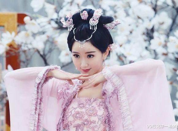 毛晓彤|“心机女”毛晓彤逆袭的第一步，先甩了这两个渣男