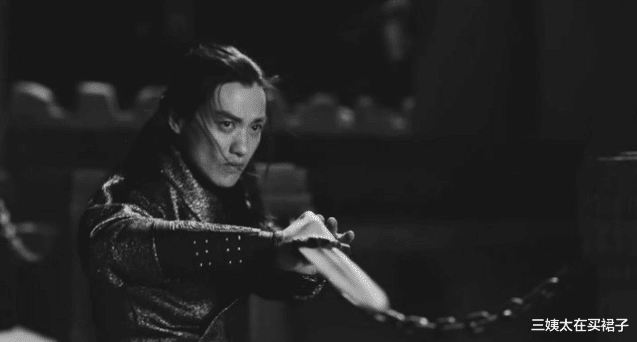 三姨太在买裙子|想要成功的女人，都需要从王儇身上，学习这4个特质