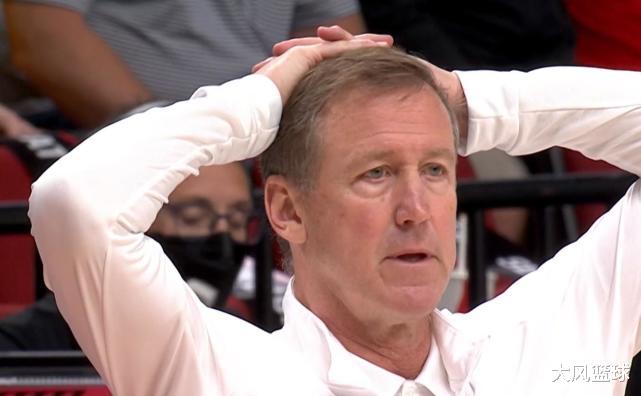 达米恩·利拉德|尽力了！拼尽全力轰下28+4+13却还是输了，亿元先生你又拖后腿了