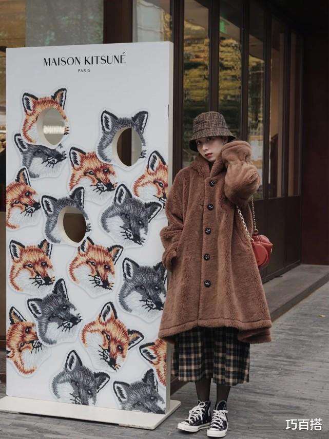 巧百搭 这个冬天来点不一样的吧！用加绒帆布鞋代替其他鞋子，保暖又新颖