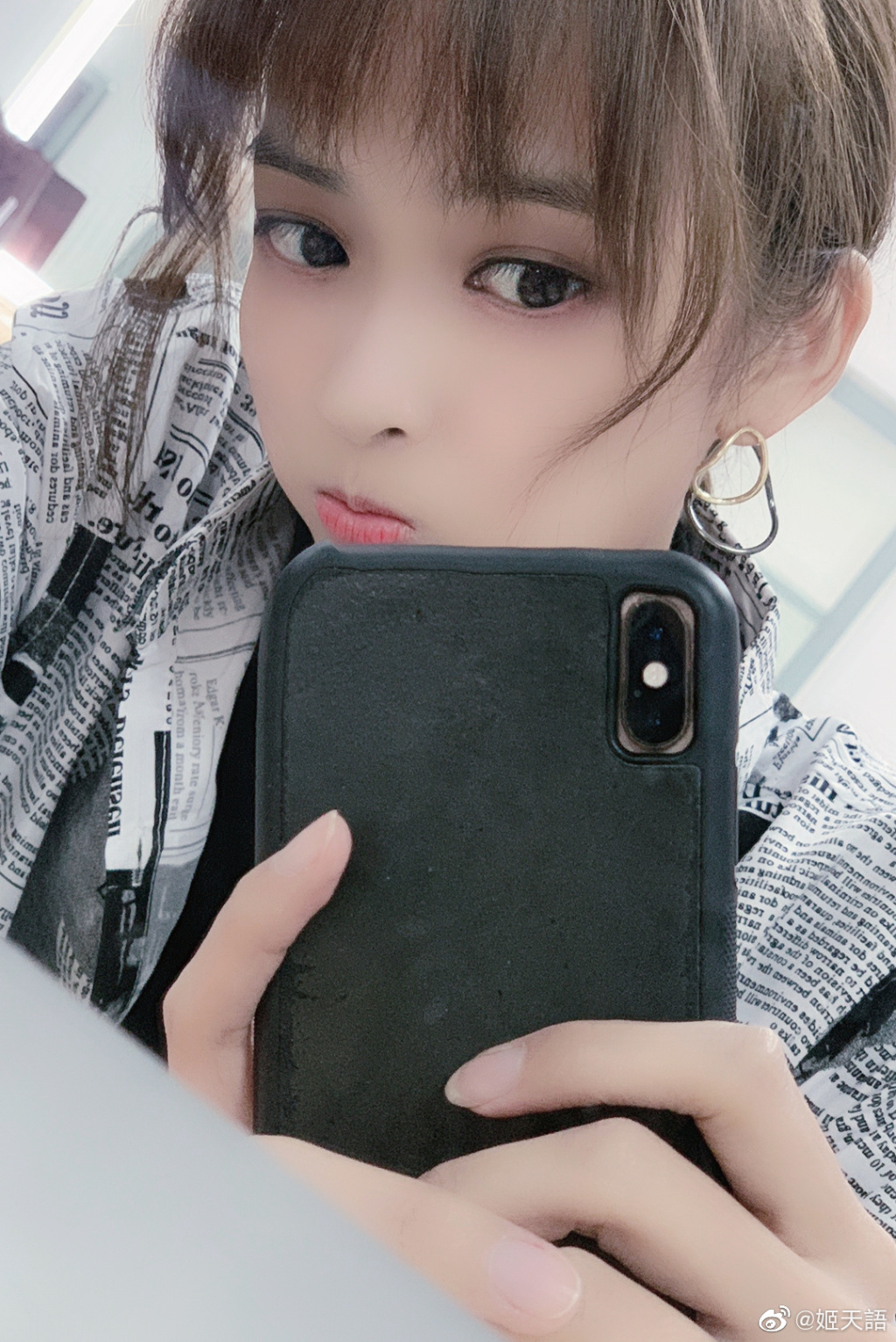 刘昊然|38岁丫丫24岁昊然，合照又美又帅，网友：昊然果判给了丫丫