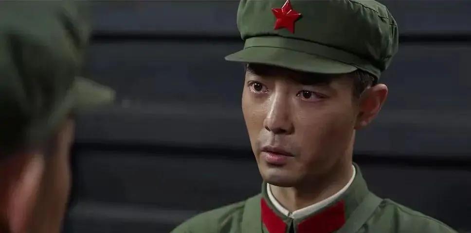 肖战|肖战因剧频频登上热搜，哭戏被嘲声音大，网友：这剧只有他一人？