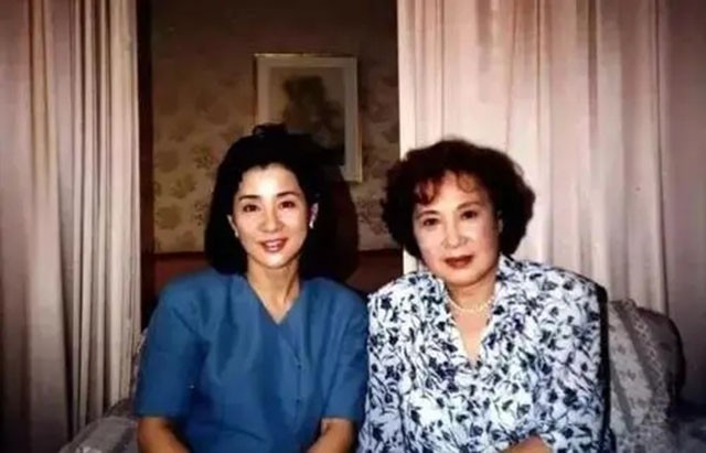 秦怡|1966年秦怡被诊断为肠癌，面对出轨的丈夫苦笑：为了孩子