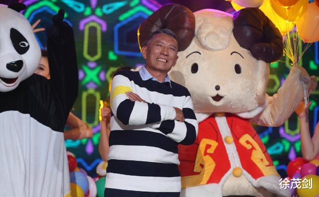 高圆圆|贾玲的伟大姐姐：用双手撑起妹妹的明星梦，换来妹妹为她买车买房