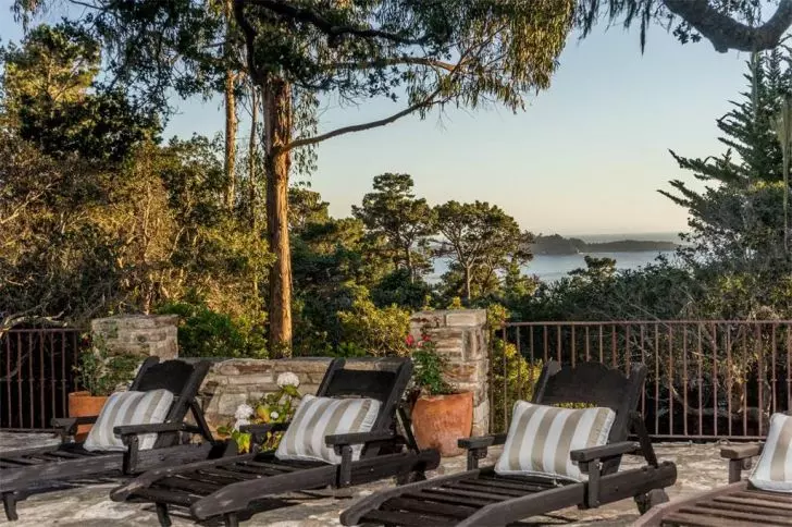 江疏影|90岁老帅锅克林特.伊斯特伍德975万美元豪宅，到底长什么样？