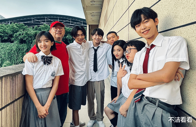 燃野少年的天空|上映两天票房7000万，彭昱畅尽力了，这部歌舞片实在是尬