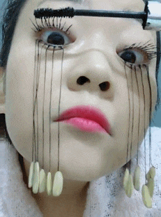 护肤品 “看了30年新闻联播,才知道主持人后面放那么多电视的原因!”