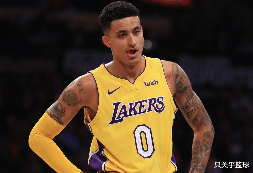 热火队|湖人热火4换1交易出炉！第3巨头降临！詹姆斯：我要抱大腿！