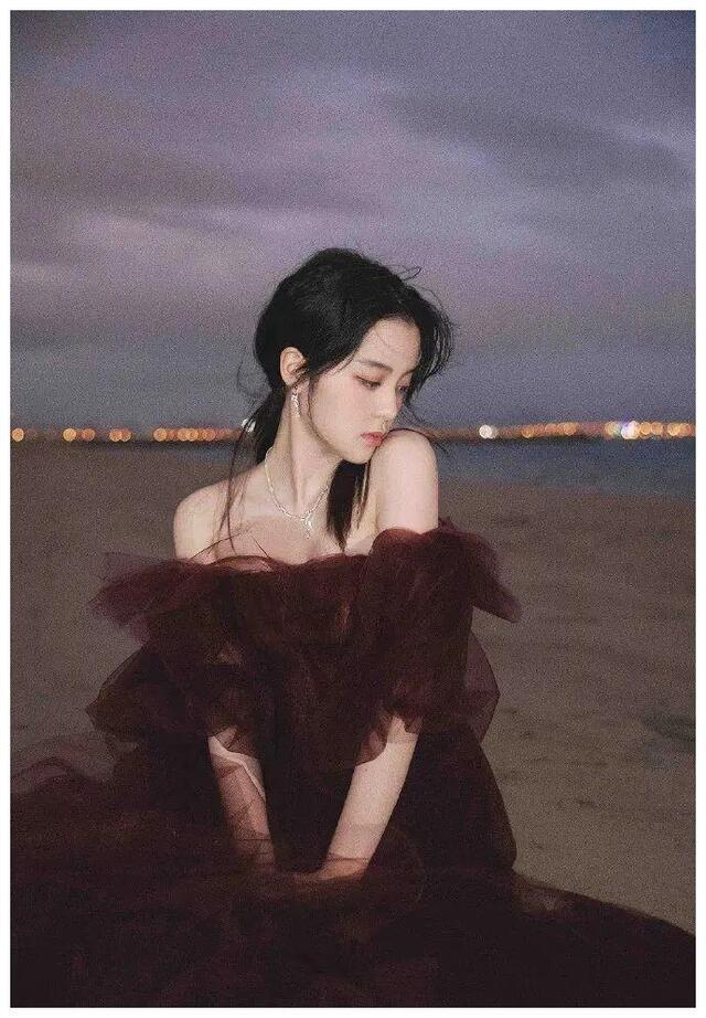 欧阳娜娜|女星欧阳娜娜好辣！展现蕾丝性感，网友眼前一亮！