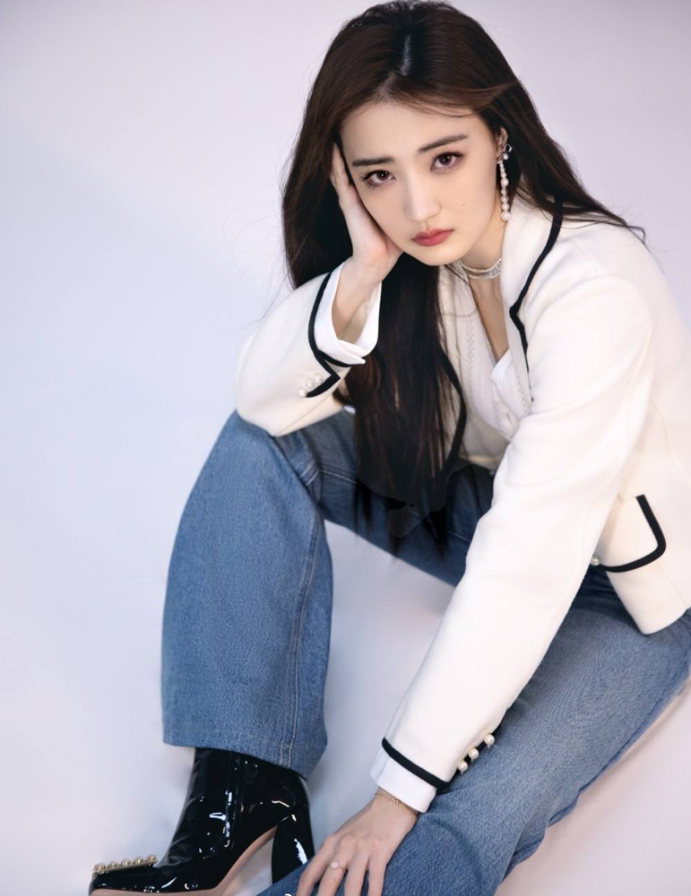 穿衣搭配|徐璐从穿搭到发型再到妆容,时尚高级很有特色,你爱了吗