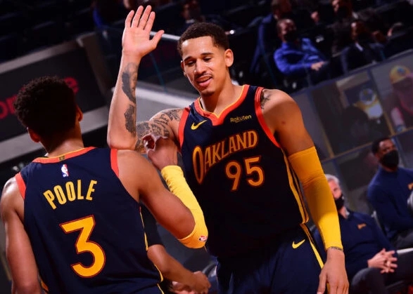 勇士队|单节41分！库里缺席，勇士双少发威暴击鹈鹕，新援出色，科尔喜讯