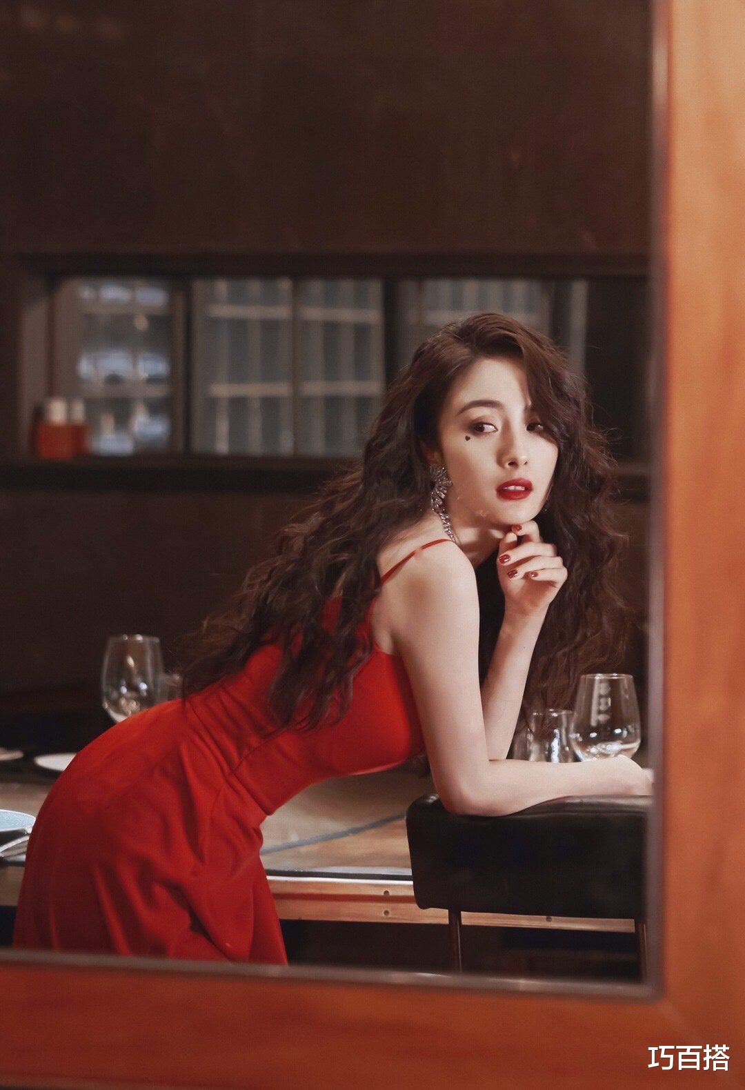 杨幂|杨幂代言维密了，宣传图尽显傲人身材，身材越来越好