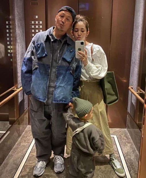 余文乐|花式秀恩爱，王棠云开百万豪车买番石榴，余文乐开法拉利跟随护花