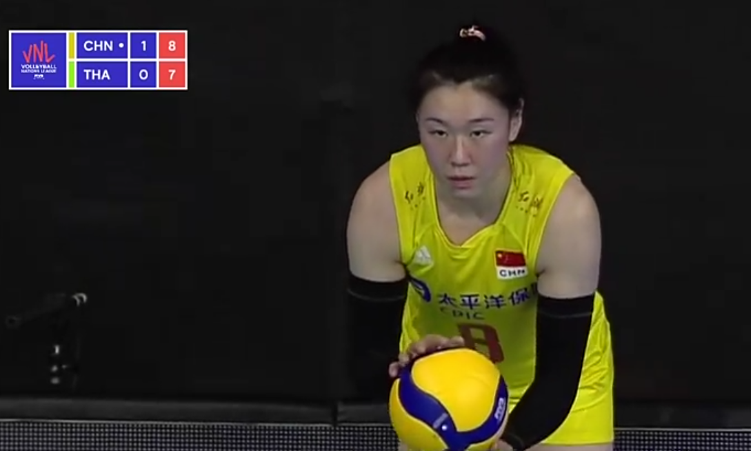 张常宁|张常宁18分，栗垚2局均用发球建功，中国女排3-0胜泰国女排