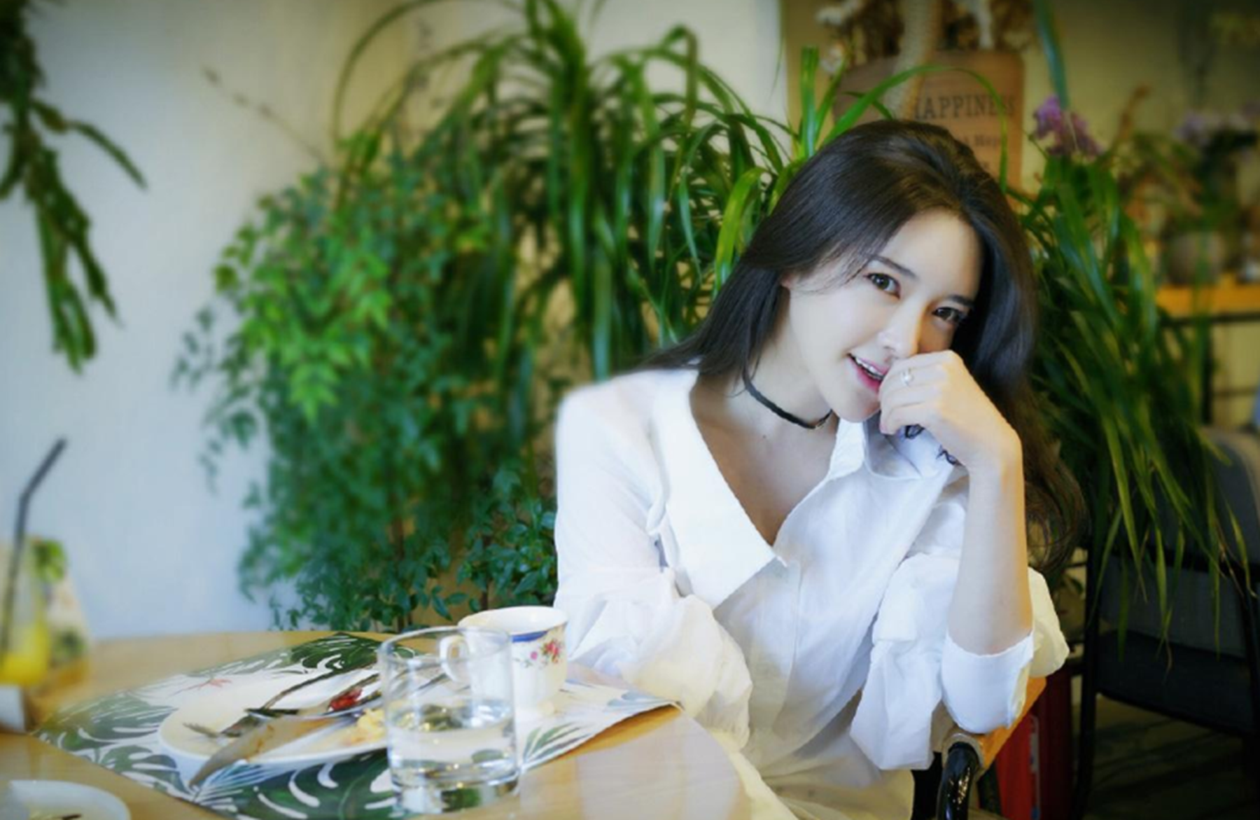 杨幂|杨幂大学宿舍4人走红3人，杨幂：不是不想带她，实在带不动