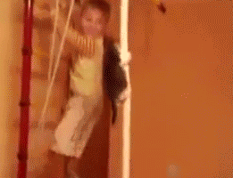 萌萌萌说|“爷爷说我家曾经很有钱，直到看见爸妈的结婚照我才信！”哈哈哈