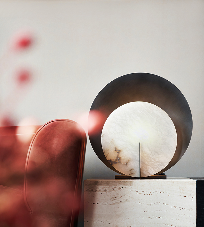 小美涵Emily|浓丽而风雅的枫红、粗粝质感的灰调,演绎当代超逸与东方情怀