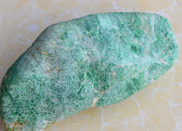 翡翠|和石头没有区别,却深受大家欢迎的翡翠,你知道几种?