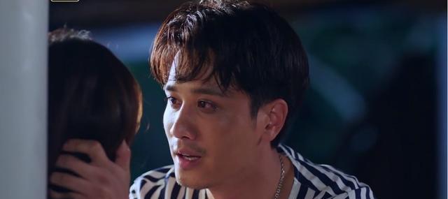 柯滢|《阳光之下》10大名场面：眼泪，强吻，观烟花，最甜戏码被删