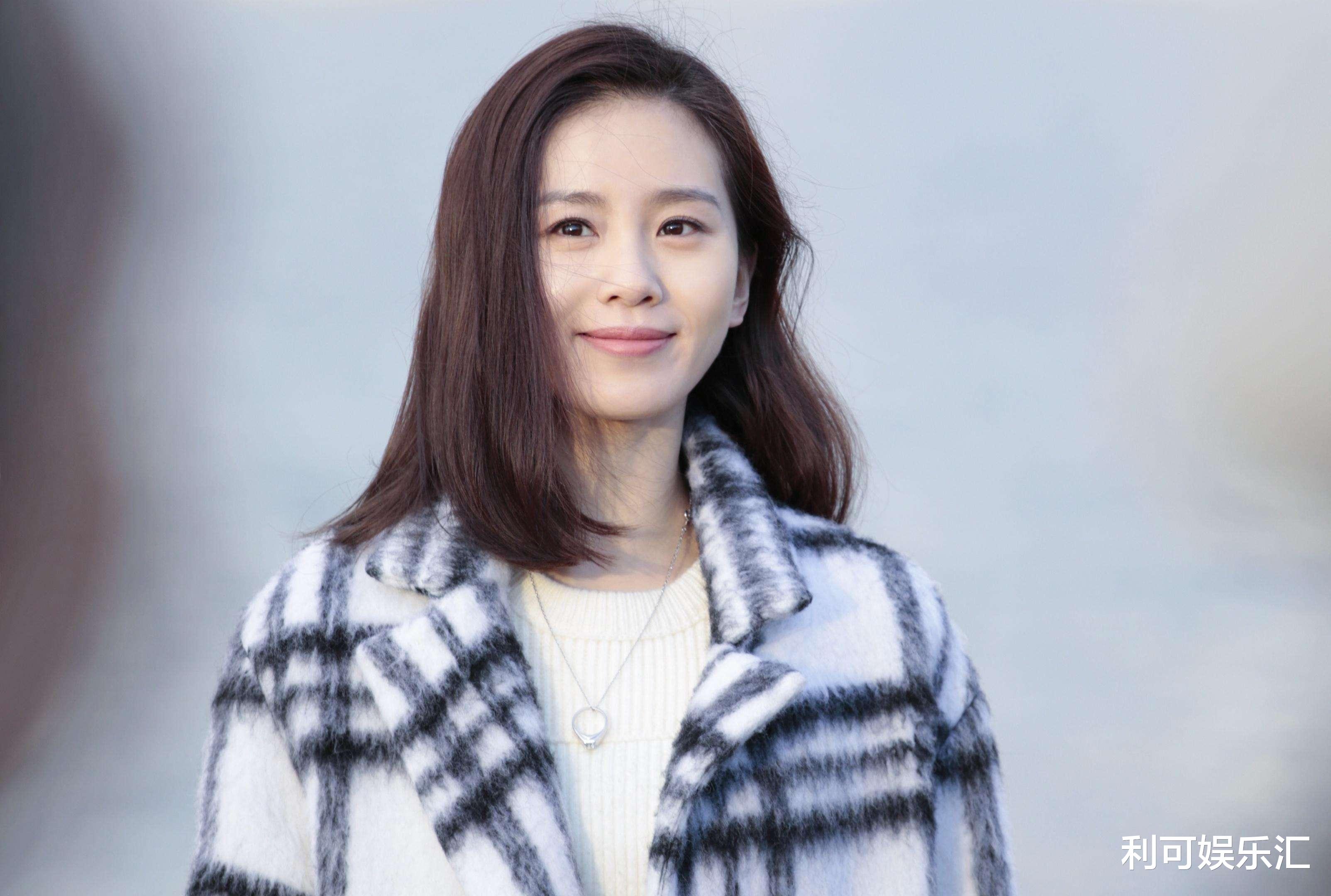 胡歌|胡歌发文解释选图争议，刘诗诗被骂无事业心，粉丝真是操碎了心