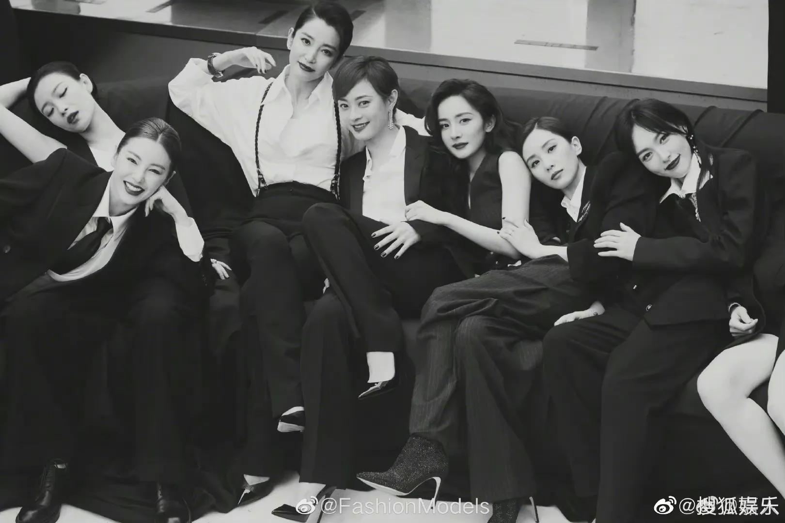 周冬雨|李冰冰压轴红毯孙俪变陪衬！杨幂挎刘诗诗超帅，周冬雨被宠成女儿太幸福