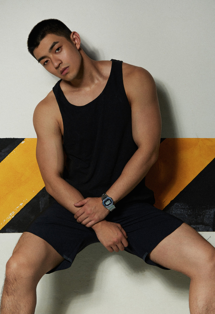 健身圈一哥|谁说成都没硬汉，胸肌发达麒麟臂健壮，1998年出生的他荷尔蒙爆棚！