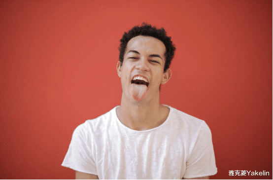 水果|刷牙应该先刷左边，还是右边？