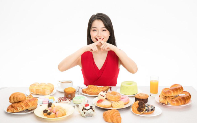 胆固醇|胆固醇高不能吃鸡蛋?91岁内科教授:不想胆固醇升高,要远离2物