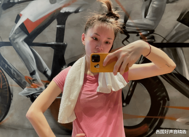 馨子|馨子:靠父亲砸钱18岁当女主,如今沦落为柜姐,她经历了什么?