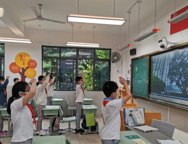 大学|上过大学和没读过书的学生,他们的差距很大,一眼就能分辨出来